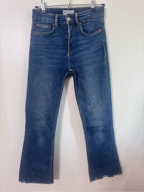 Zara Dark Blue High-Rise cropped length Jeans with Frayed Hem
